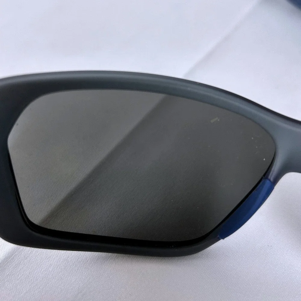 Zeal Optics Caddis Sunglasses Matte‎ Black Ellume Polarized With Case